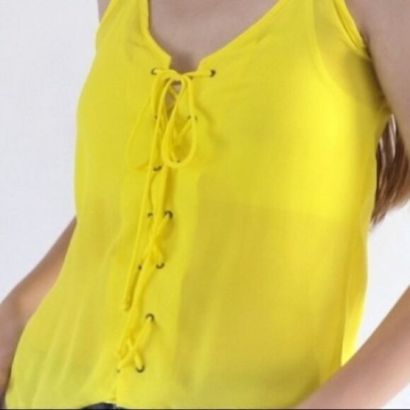 ‎Lace Up Sleeveless Top - Picture 4 of 15